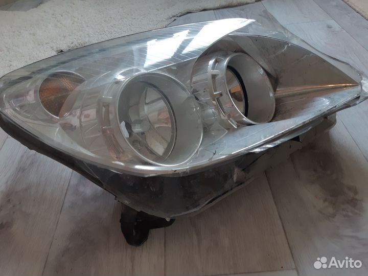Фара правая на opel astra h