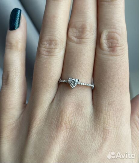 Кольцо золотое с бриллиантом сердце 750 проба