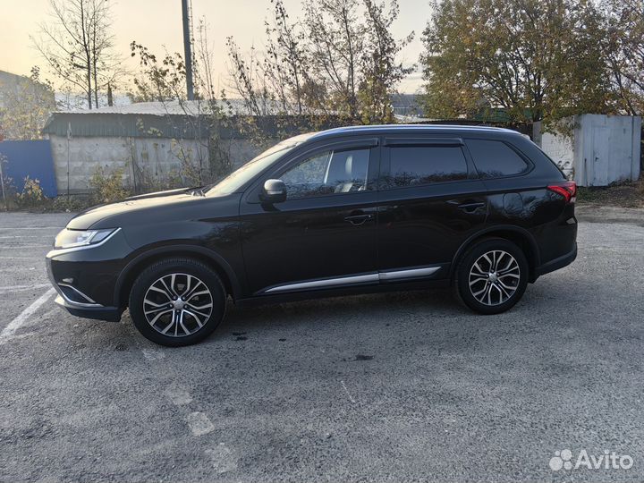 Mitsubishi Outlander 2.0 CVT, 2017, 164 100 км