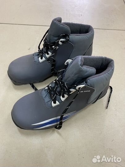 Лыжные ботинки atomic детские 37 размер