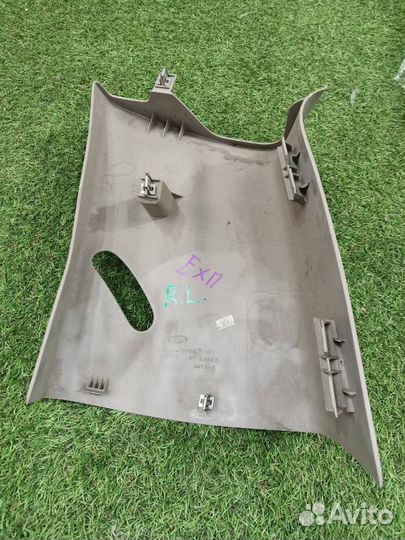 Обшивка стойки кузова задняя левая Ford Explorer