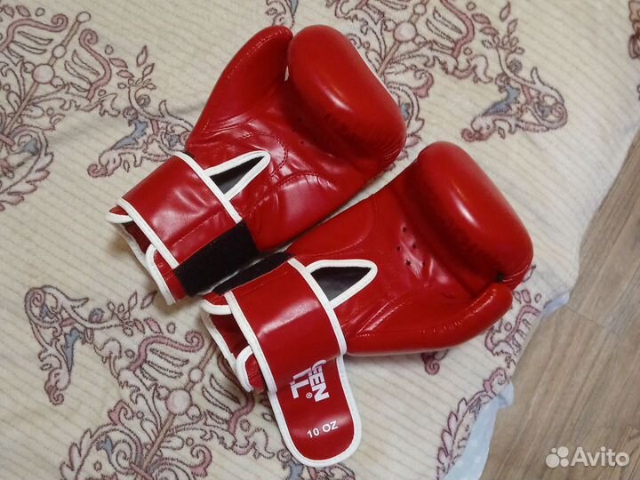 Боксерские перчатки 10 oz green hill