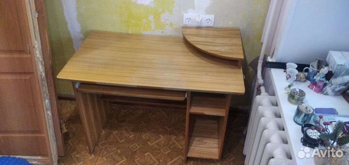 Стол компьютерный, письменный