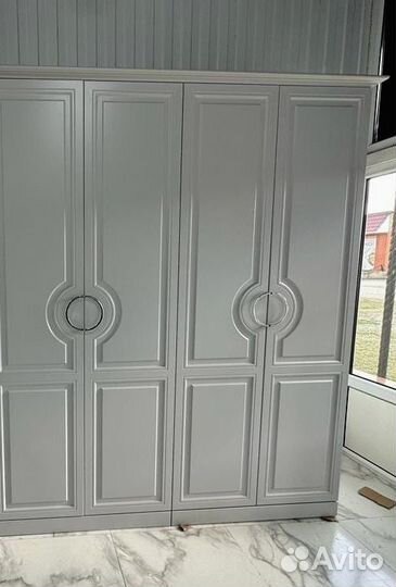 Шкаф распашной