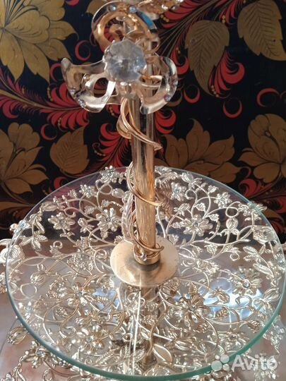 Двухъярусная праздничная фруктовница