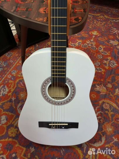 Гитара новая