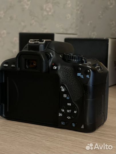 Фотоаппарат кенон 650d с объективом