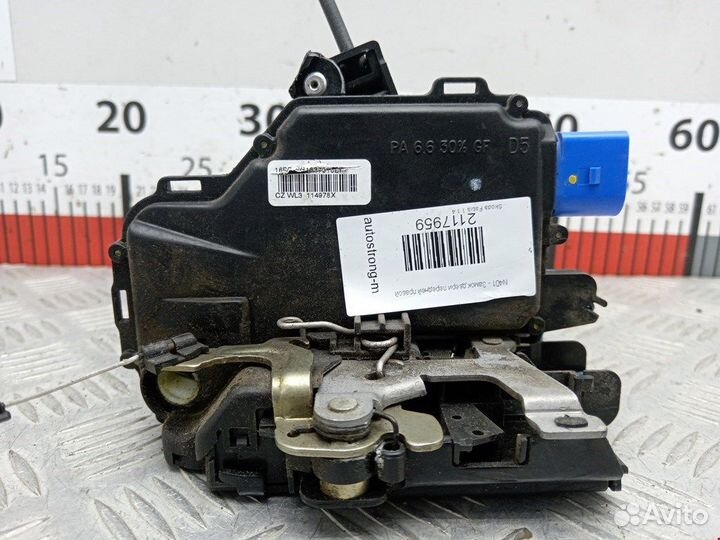 Замок двери передней правой Skoda Fabia