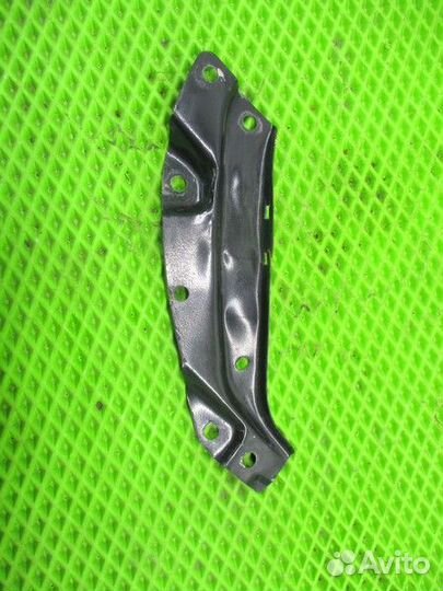 Кронштейн фары правый Volkswagen Polo 5 MK5