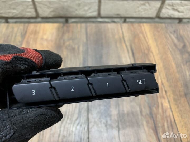 Volkswagen Touareg NF Кнопка многофункциональная