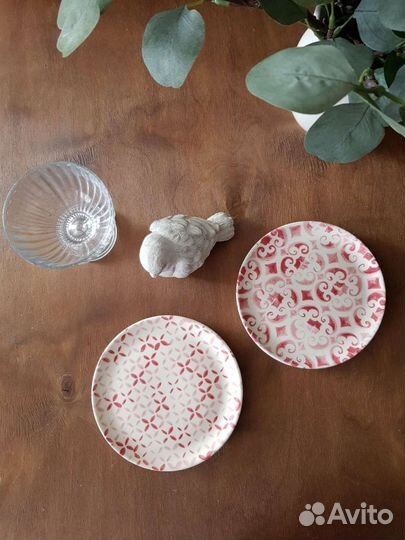 Тарелки и другая посуда