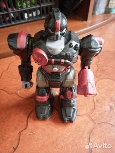 Робот на батарейках