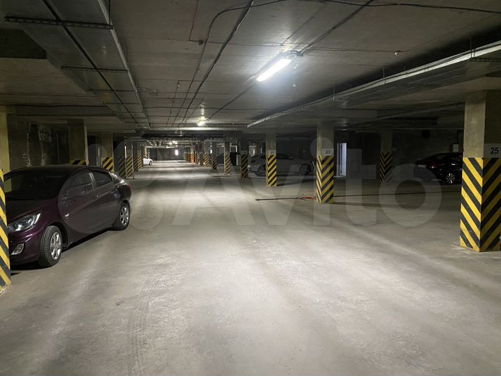 Машиноместо, 18 м²
