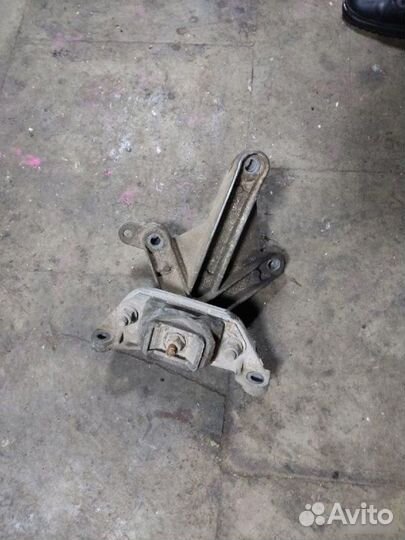 Опора МКПП левая Renault Megane 2