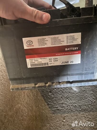 Автомобильный акб аккумклятор Toyota Camry
