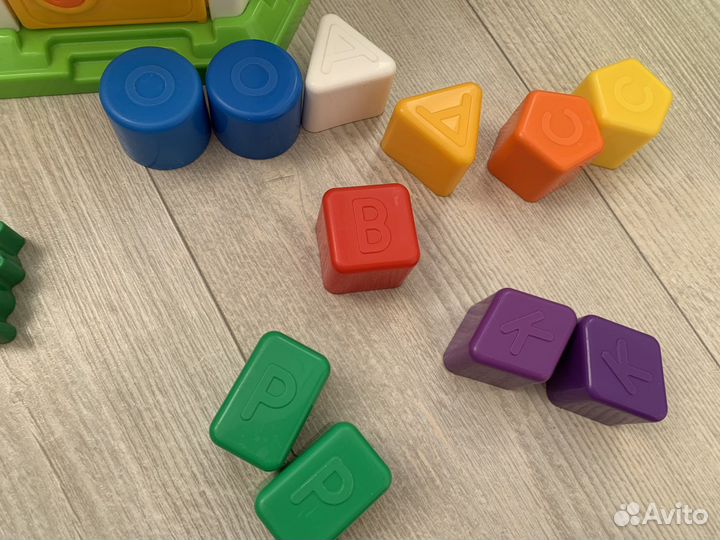 Развивающие игрушки для малышей. Сортер