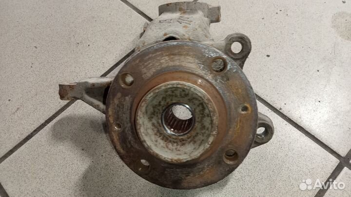 Кулак передний левый со ступицей Пежо 206 седан