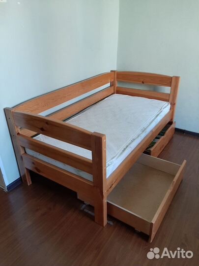 Продам детскую кровать