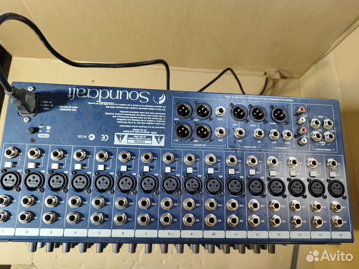 Soundcraft GB2R-16 рэковая микшерная консоль 16 кн