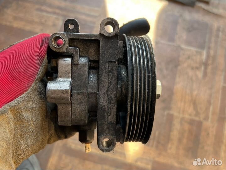 Насос гидроусилителя Ford Escape 2004, 2.3