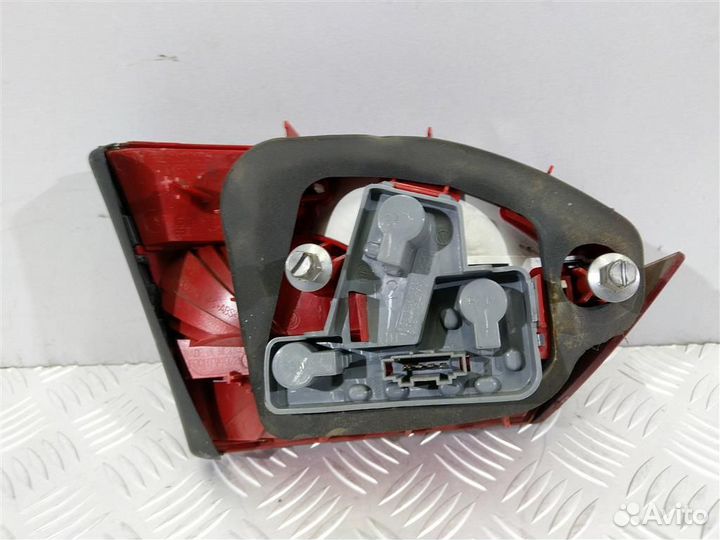 Фонарь крышки правый Volkswagen Jetta 6 5C6945260