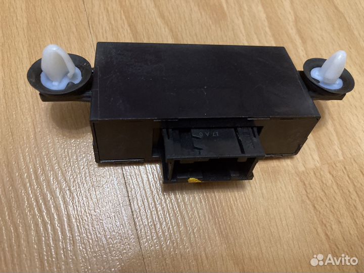 Блок управления двери Peugeot 3008