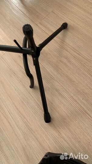 Подставка для гитары