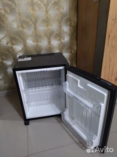 Холодильник минибар 