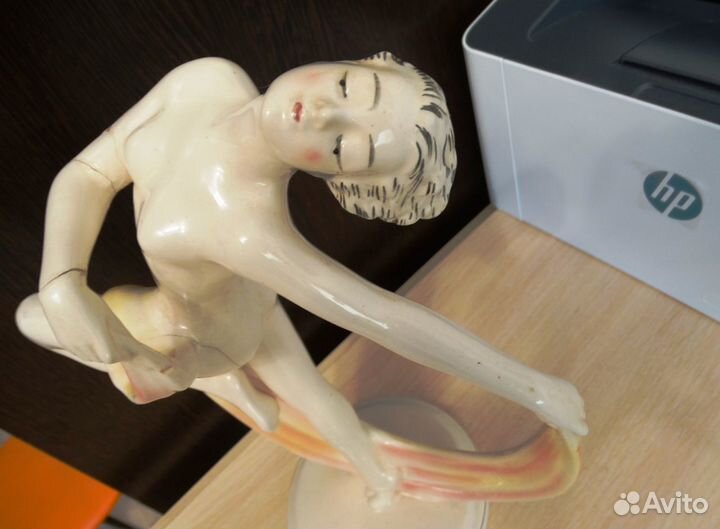 Антикварная статуэтка - Танцовщица с лентами