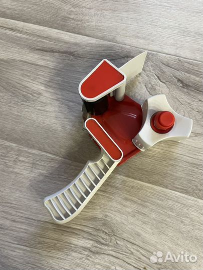 Диспенсер для скотча