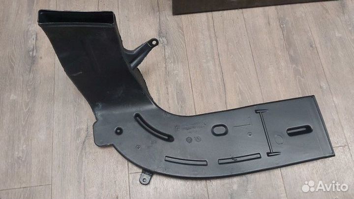 Воздуховод передний левый Bmw X5 50Ix F15 N63N 4.4