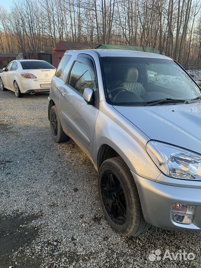 Toyota RAV4 2.0 AT, 2000, 320 000 км