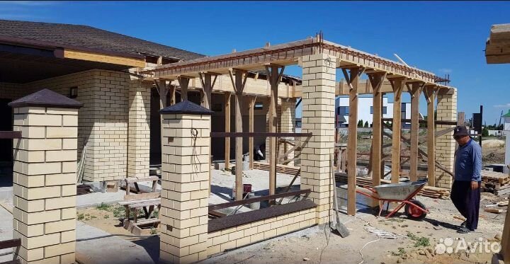 Бригада строителей