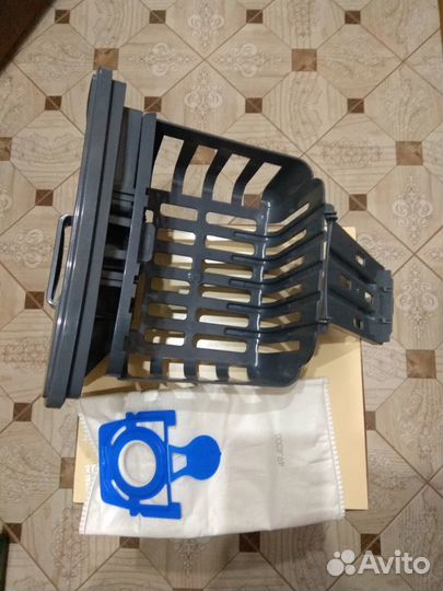 Новый Контейнер для пылесоса Zelmer ZVC752stru