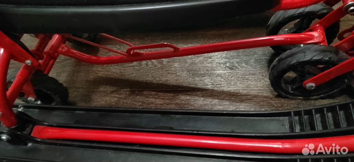 Снегокат с колёсами, ручкой и спинкой