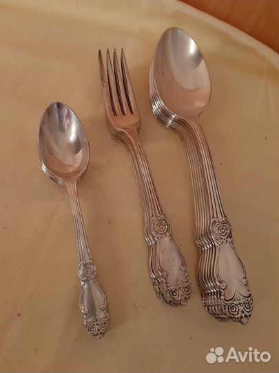 Набор мельхиоровых ложек и вилок