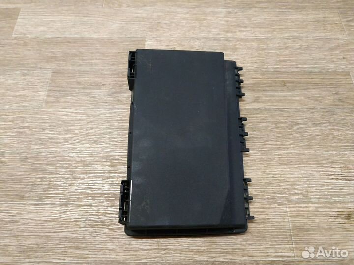 Крышка блока предохранителей Opel Astra H / Zafira