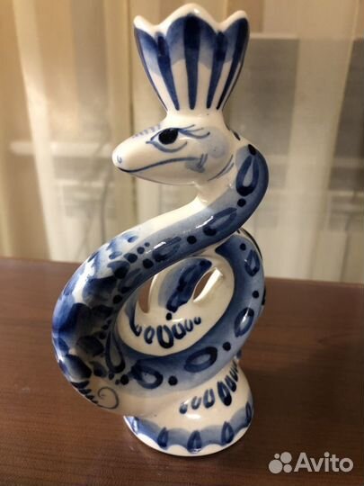 Фигурки фарфоровые 