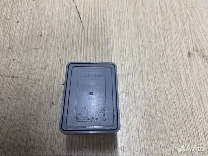 Реле стеклоочистителя Toyota Camry 70