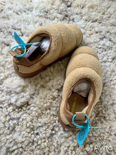 Adidas originals puffylette