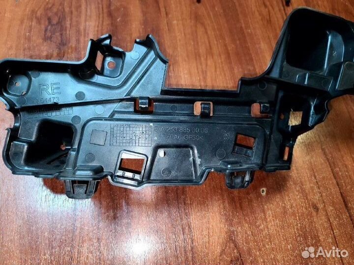 Кронштейн бампера заднего правого Mercedes GLC