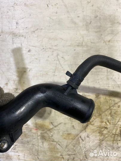 Патрубок системы охлаждения Mercedes-Benz A-Class