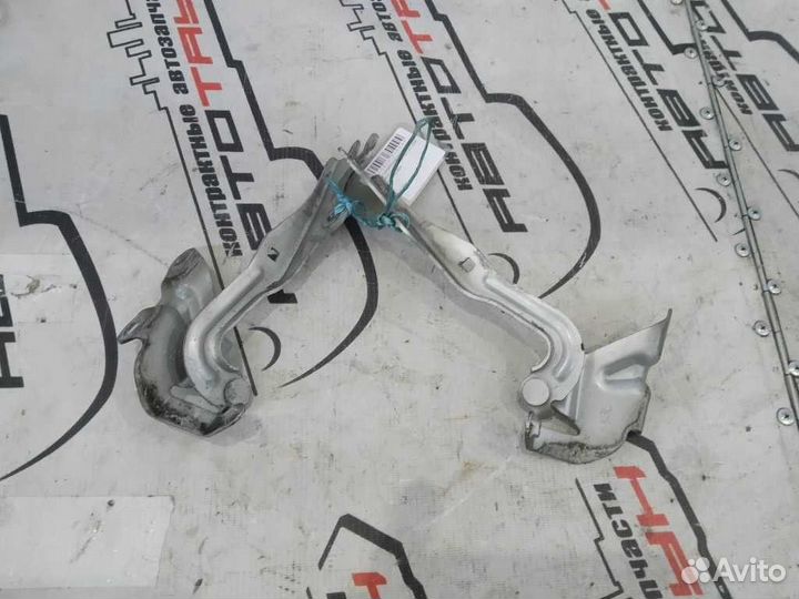 Кронштейн капота mazda axela mazda3 BK BK3P BK5P bkep левый правый комплект 2 шт. B32H52410A