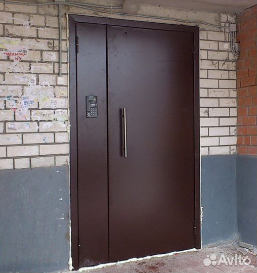 Дверь входная подъездная