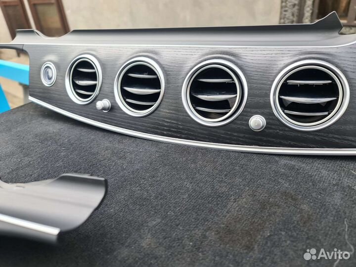 Накладка панели приборов Mercedes W213 рест