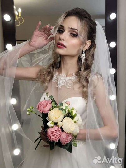 Стилист по причёскам