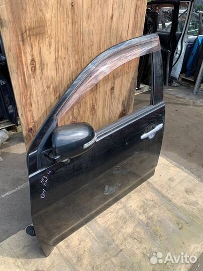 Передняя левая дверь Митсубиши Аутлендер XL CW5W