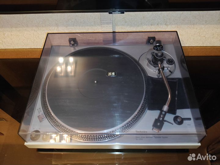 Проигрыватель винила Technics SL-1700