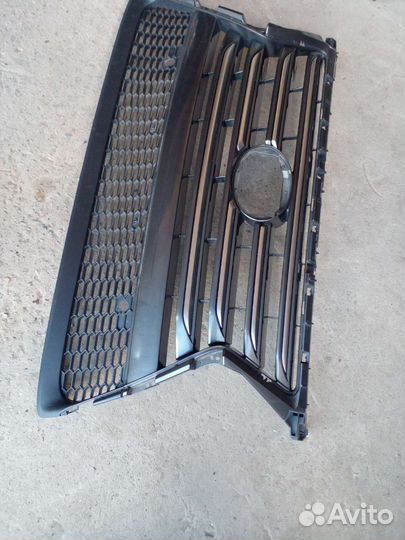 Решетка радиатора Lexus GX460 2014г