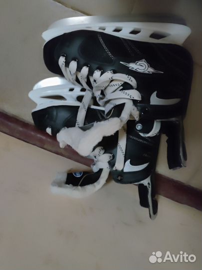 Коньки хоккейные детские